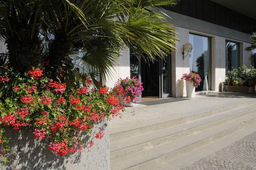 Grand Hotel Berti Silvi Marina Exterior photo